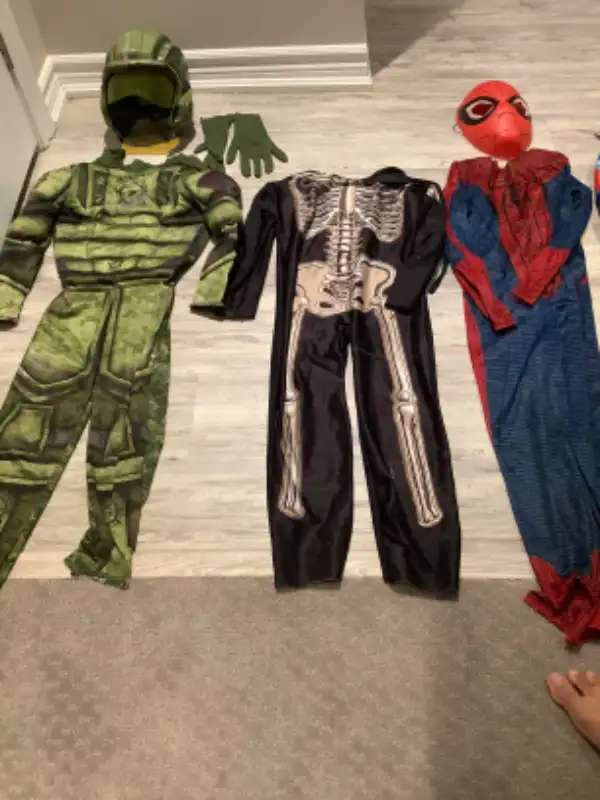 Kids Halloween Costumes-  Halo/Skeleton in Costumes in Oshawa / Durham Region - Image 3