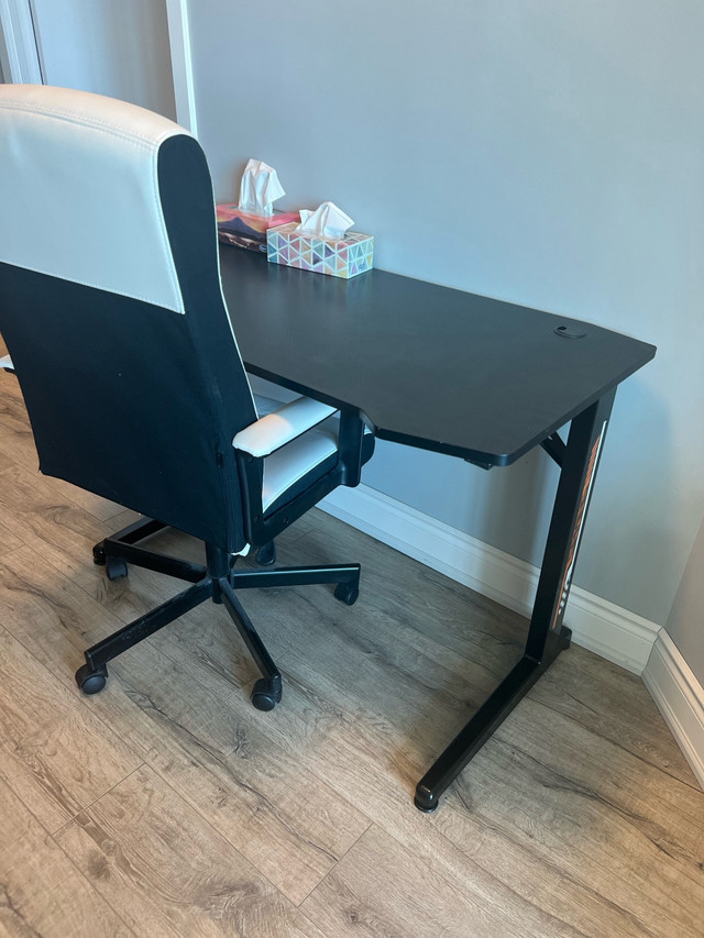 Desk &Chair whole set in Desks in Mississauga / Peel Region - Image 4