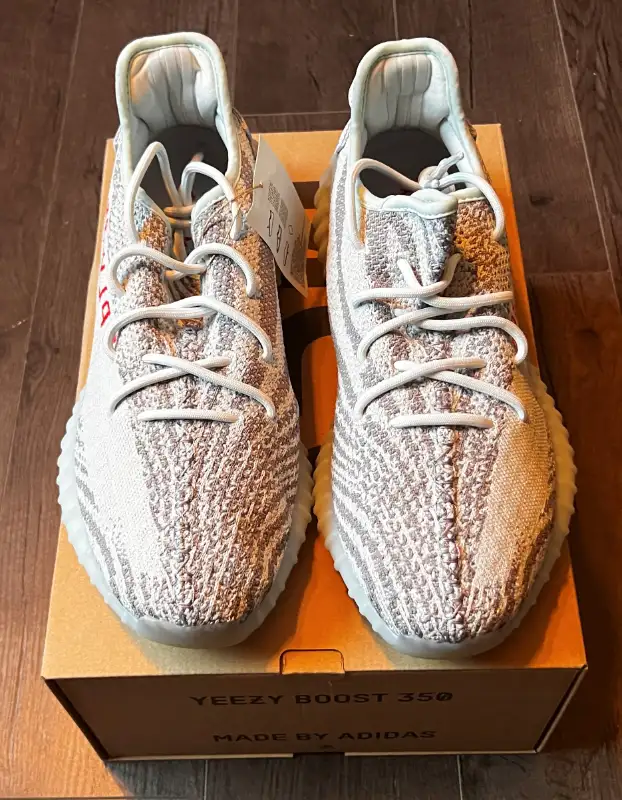 adidas Yeezy Boost 350 V2 Blue Tint - Size 12, 13 in Men's Shoes in City of Toronto - Image 2
