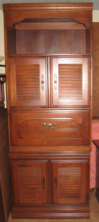 ROXTON WALL UNIT FOR SALE
