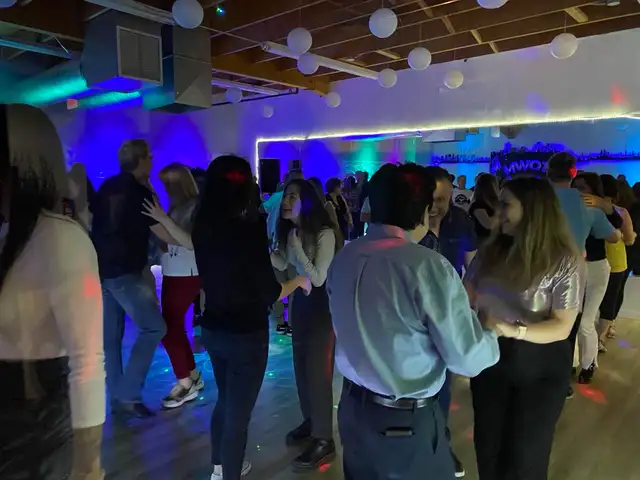 SALSACHATA LATIN DANCE PARTY504021034521088005