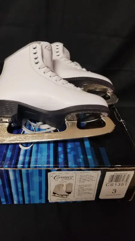 Ice skates in Skates & Blades in City of Toronto - Image 9