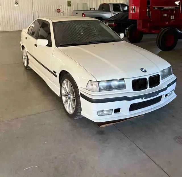 1995 BMW 320i
