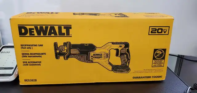 DEWALT 20V MAX XR Brushless Cordless Reciprocating Saw (Tool Onl in Power Tools in City of Toronto - Image 2