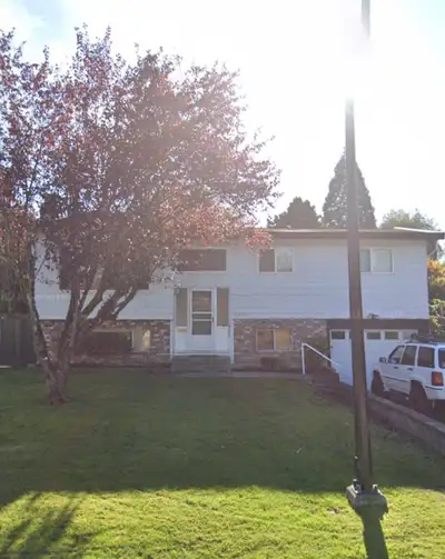 Are you a small family or couple looking for a place to call home? If so, this newly renovated house...
