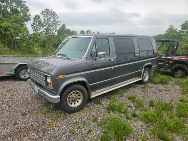 1990 ford econoline  in Cars & Trucks in Sudbury