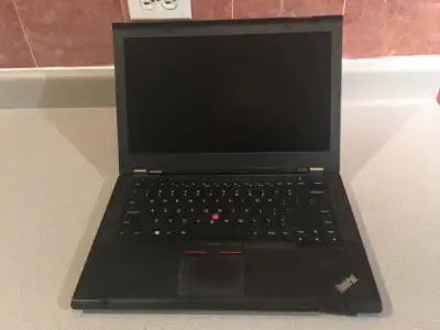14" LCD backlit screen 1600 x 900 resolution Intel Core i7 (3rd Gen) 3520M / 2.9 GHz 64 bit architec...