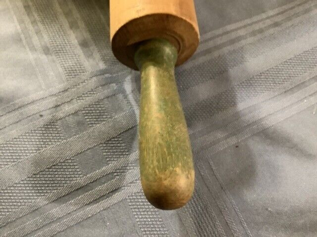 Vintage Wood Rolling Pin with Green Handles in Arts & Collectibles in Belleville - Image 2