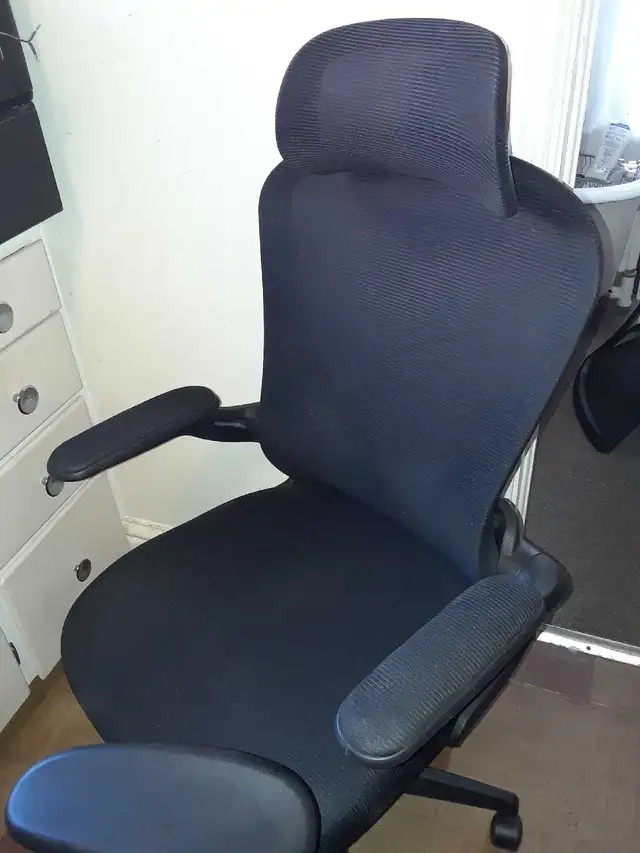 Many Computer /office chair in Chairs & Recliners in Kingston - Image 2