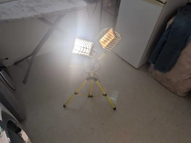 Heavy duty Floodlight  in Other in Oakville / Halton Region - Image 4