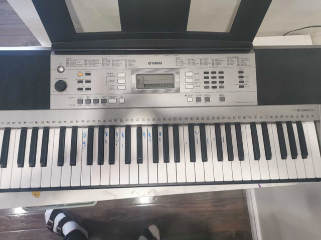 Yamaha 66 keys electronics keyboard piano in Pianos & Keyboards in Cornwall - Image 2