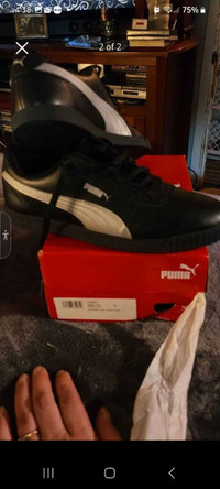 Size 9 womens Puma Carina sneakers 