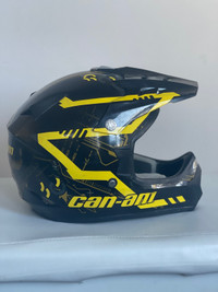 Can am helmet M