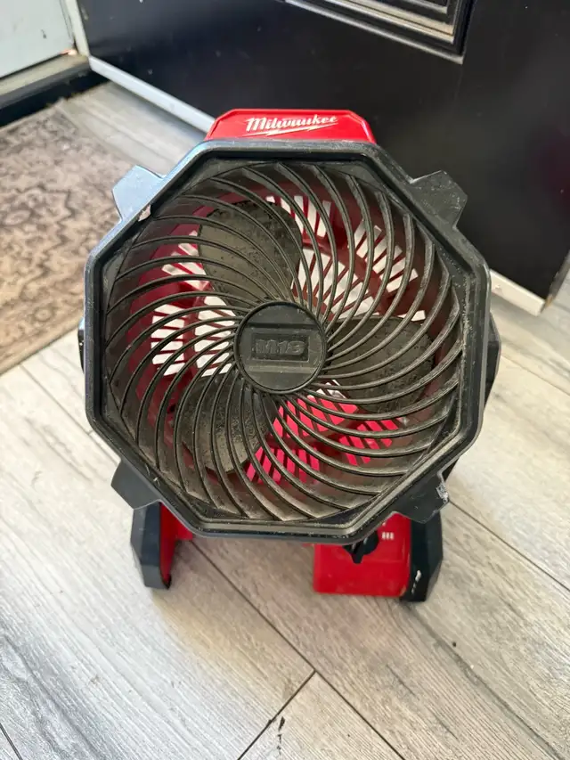 Milwaukee Jobsite Fan only tool no battery no charger  in Power Tools in Oshawa / Durham Region - Image 2