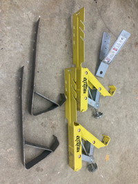 Roofing brackets 