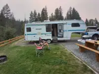 1998 27ft. Vanguard 5th wheel RV with large slide