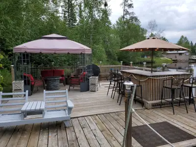 SURPRISE LAKE 20 MINUTES FROM TOWN 2 BEDROOM SLEEPS 4 FULLY FURNISHED FULLY EQUIPPED KITCHEN WOOD ST...