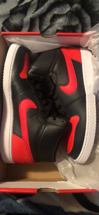 Brand new Nike Bred Ebernon Mid