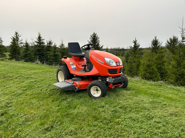 Kubota  John Deere lawn tractor zero turn wanted  in Heavy Equipment in Oakville / Halton Region - Image 2