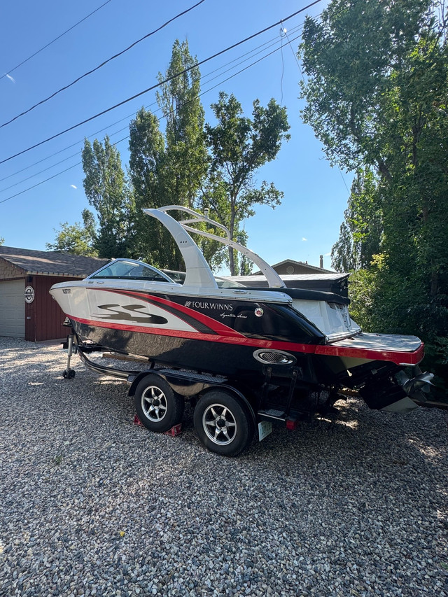 2013 Four Winns SS H210 in Powerboats & Motorboats in Regina - Image 2