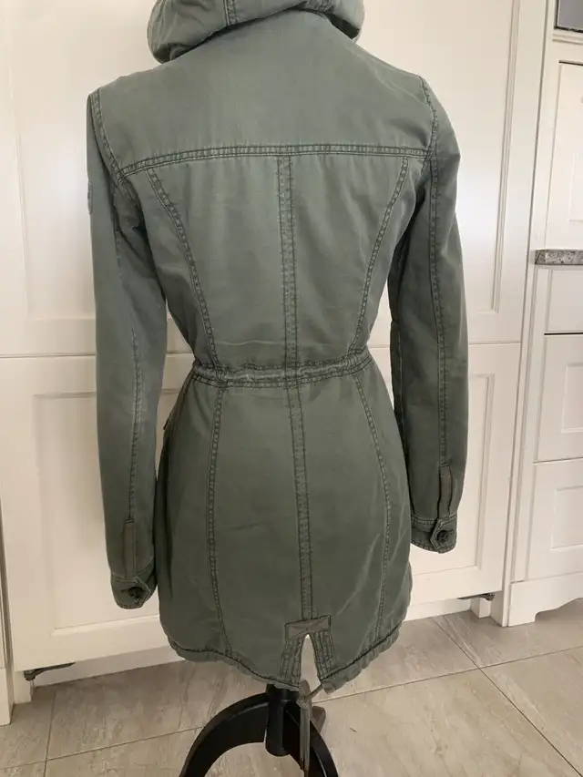 Abercrombie & Fitch New York Military Sherpa Coat in Women's - Tops & Outerwear in City of Montréal - Image 3