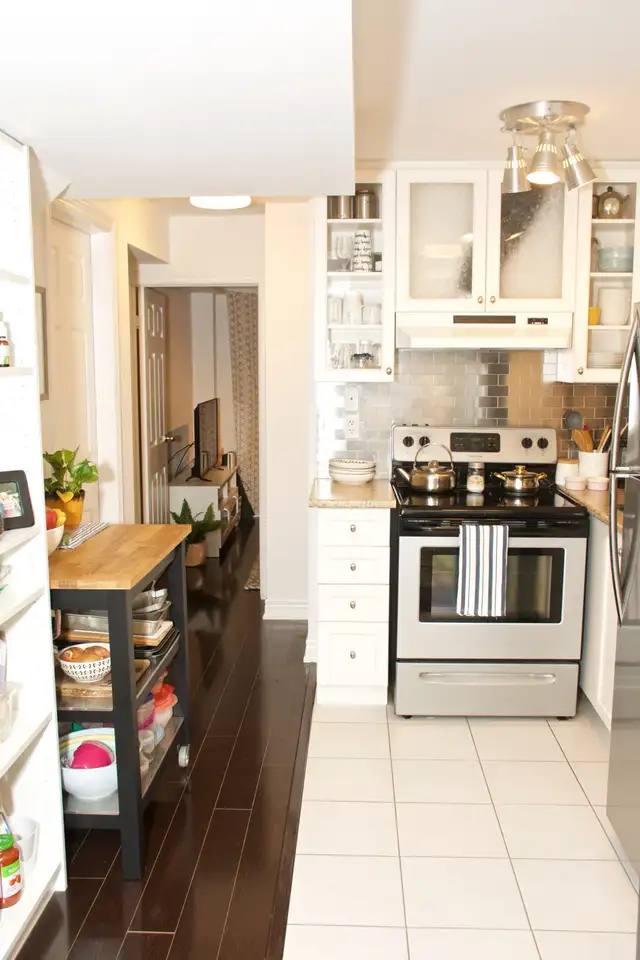 Fantastic Maple/Vaughan Location in Long Term Rentals in Markham / York Region - Image 5