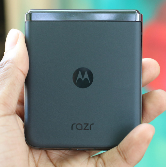 Motorola Razr+ (2023) 8GB + 256GB. Unlocked. Barely used. in Cell Phones in Markham / York Region - Image 3