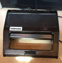 VINTAGE SnakMaster Toaster CN613