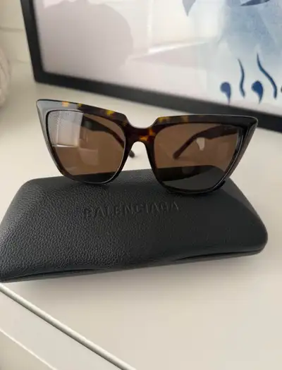 Balenciaga sunglasses cat eye BB0046S 002, View more