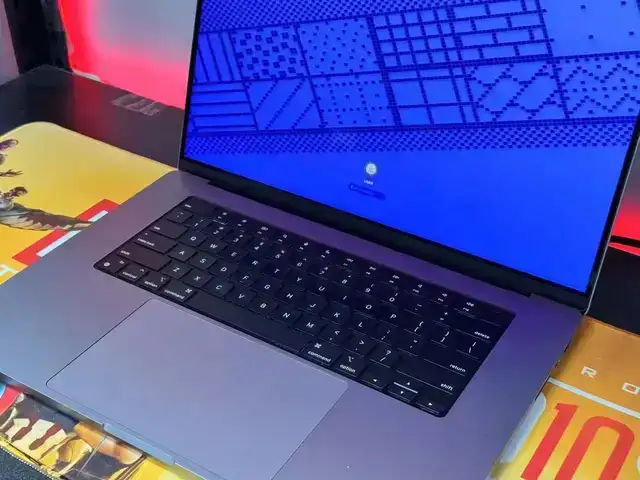 summer deal Apple Macbook Pro A2485 | 2021 | M1 Pro | 16" in Laptops in Markham / York Region - Image 4