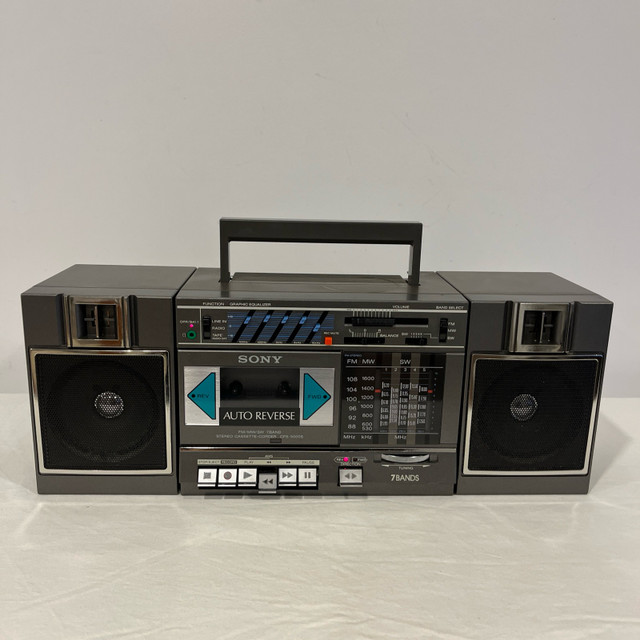 SONY CFS-5000S 7 BAND FM/AM RADIO CASSETTE PLAYER STEREO BOOMBOX dans Appareils électroniques  à Ville de Montréal