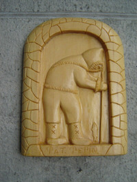 inuit à la pêche -- sculpture en bois -- par artisan québécois