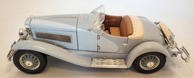 1:18 Diecast ERTL Collectibles Gary Cooper 1935 Duesenberg Grey in Arts & Collectibles in Kawartha Lakes - Image 2
