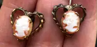 Vintage cameo screw back earrings gold tone frame
