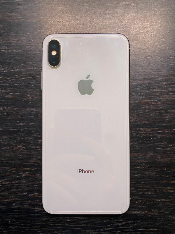 iPhone XS Max - Silver - 256GB - Apple - Unlocked in Cell Phones in Hamilton