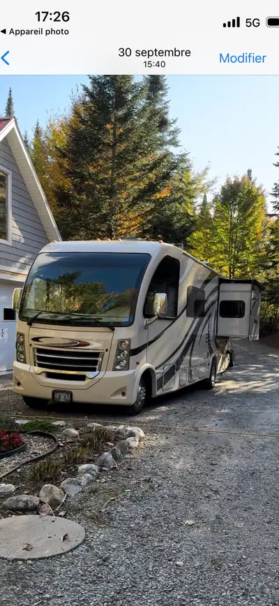 Je vends mon VR THOR VEGAS 2017, modèle 25.3, en excellent état. Il a été toujours remisé à l'intéri...