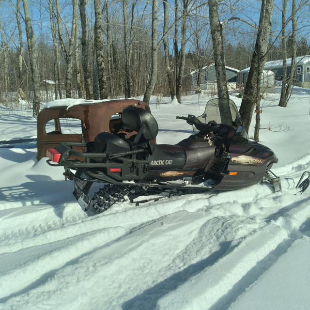 Arctic Cat  600 Touring in Snowmobiles in Fredericton - Image 3