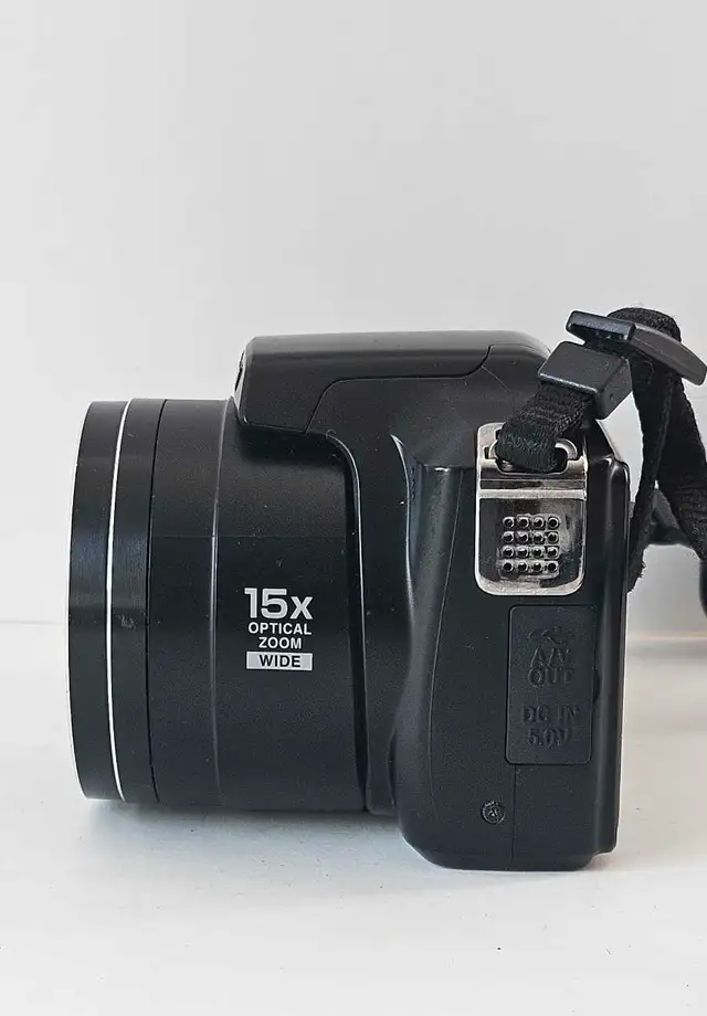 Nikon CoolPix L-100 10-MPDigital Camara - pls. Read Description 63234753761923123