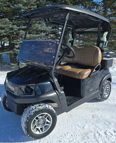 2022 lithium club car tempo. 10" wheels Premium seat Battery warranty Cooler Club cover Sand bottles...