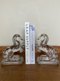 Vintage L.E. Smith Co. Rearing Horse bookends, 