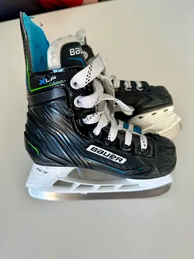 Bauer Youth Size 9 Hockey Skates, View more