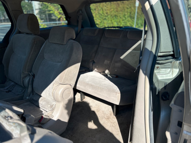 2008 Toyota sienna  in Cars & Trucks in Ottawa - Image 3