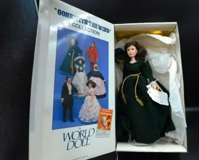12'' SCARLETT O'HARA WORLD DOLL GREEN DRAPE DRESS, BBQ OUTFIT, ORIGINAL, BOX ..this is a lovely Scar...