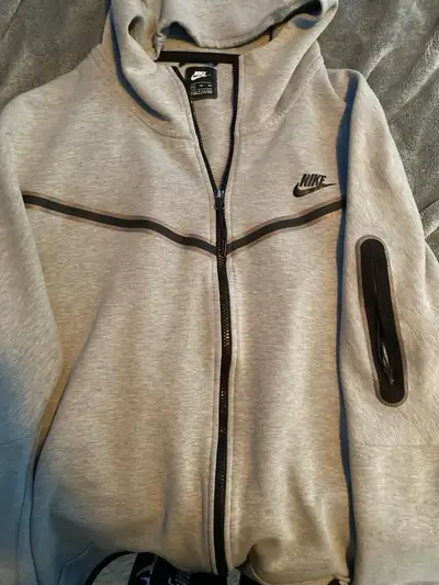 nike tech XL , View more