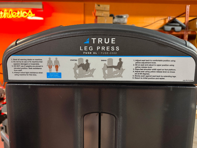 Used True Fitness Fuse XL Leg Press in Exercise Equipment in Mississauga / Peel Region - Image 2