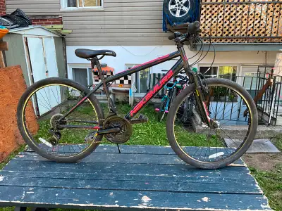 Vélo NAKAMURA  hybride 26 po en parfait état., View more