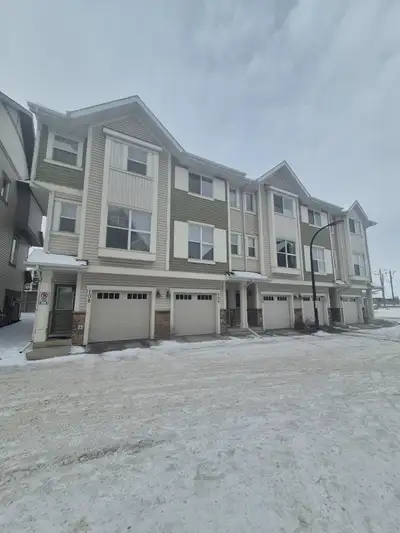 Welcome to this bright and open concept 2 bedroom and 2.5 bathroom Pet friendly townhome in a fantas...