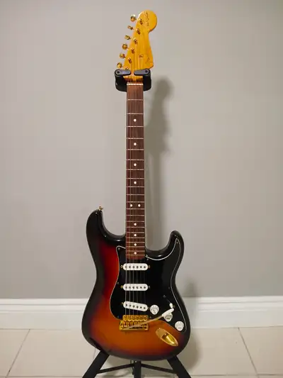 Fender SRV 2001 Stratocaster, View more