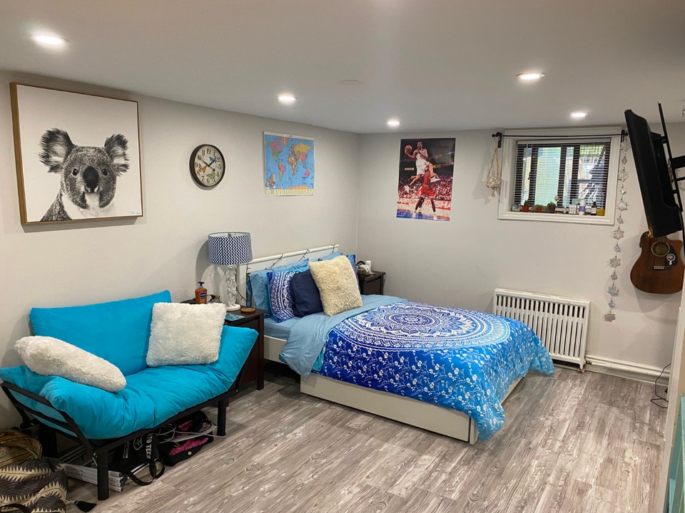 Annex Beautiful Basement Apartment by Bathurst subway 3