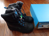 NEW COLUMBIA WINTER BOOTS YOUTH SIZE 7 UNISEX.